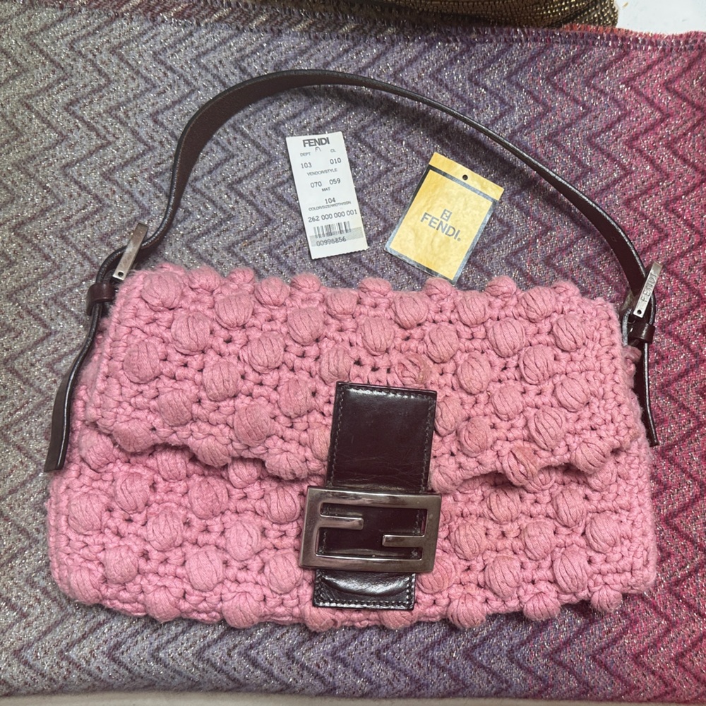 Fendi pink baguette crochet popcorn bag
